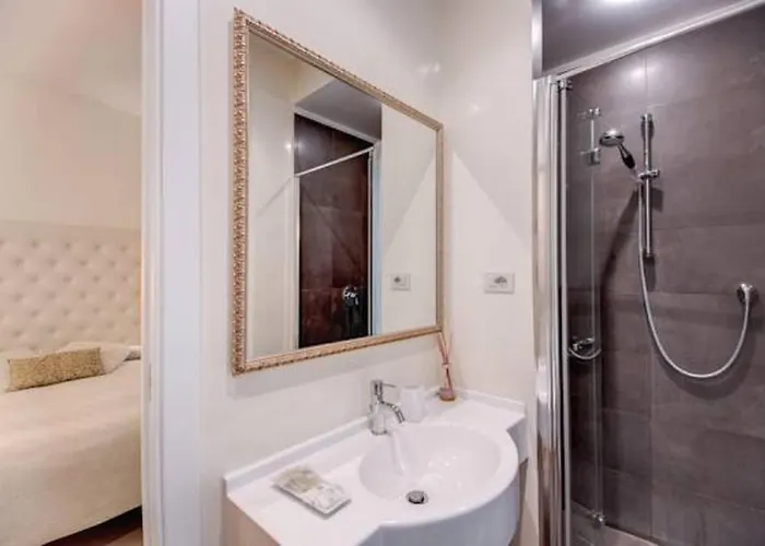 Elegant Flat Spanish Steps 罗马