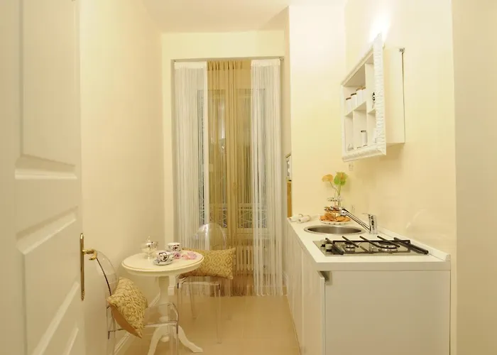 Elegant Flat Spanish Steps