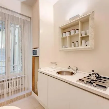 Elegant Flat Spanish Steps *