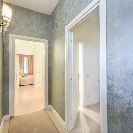 Elegant Flat Spanish Steps בית נופש רומא