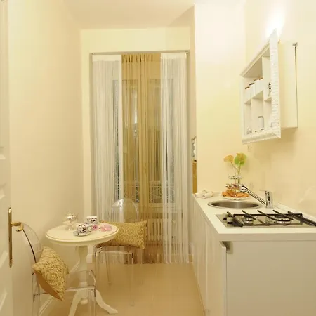 Elegant Flat Spanish Steps