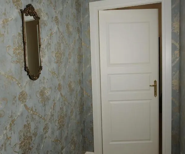 Elegant Flat Spanish Steps *