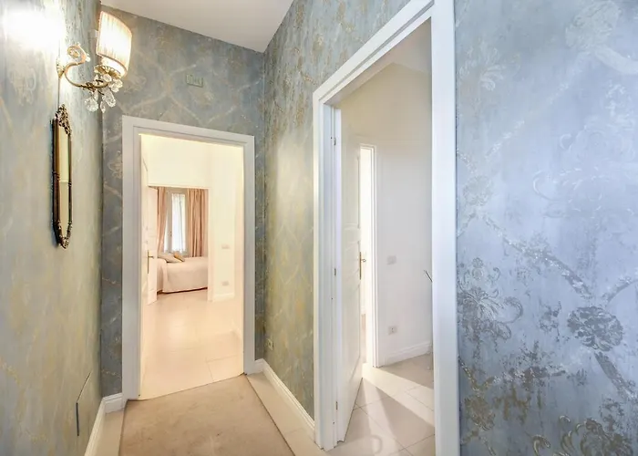 Elegant Flat Spanish Steps בית נופש רומא